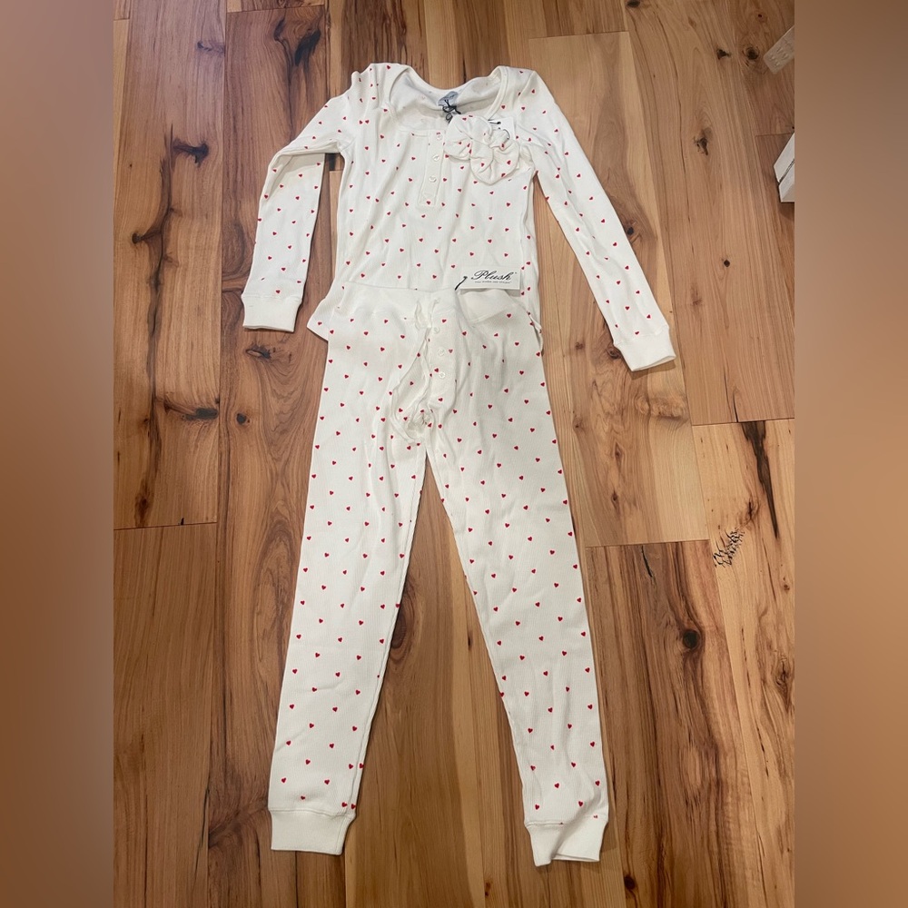 Plush Women's Pajamas - Cream with Red hearts